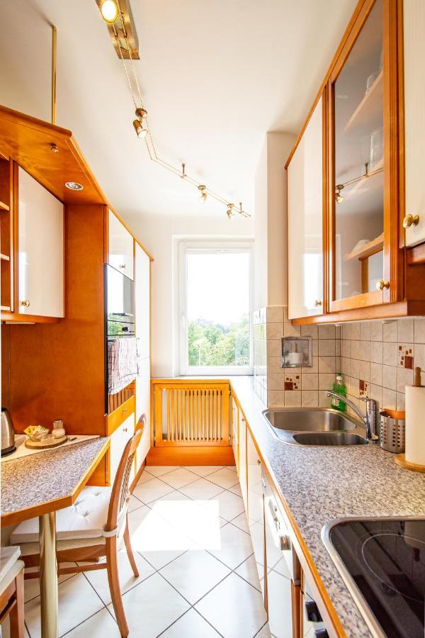 Best Rated Central Apartment Vienna - Ac, Wifi, 24H7Days Self Check-In, Board Games, Netflix 외부 사진
