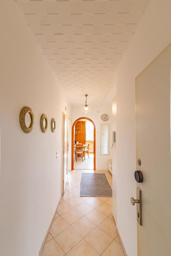 Best Rated Central Apartment Vienna - Ac, Wifi, 24H7Days Self Check-In, Board Games, Netflix 외부 사진